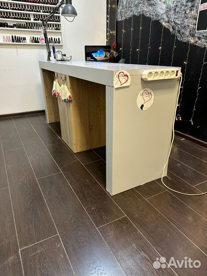 Маникюрный стол двойной