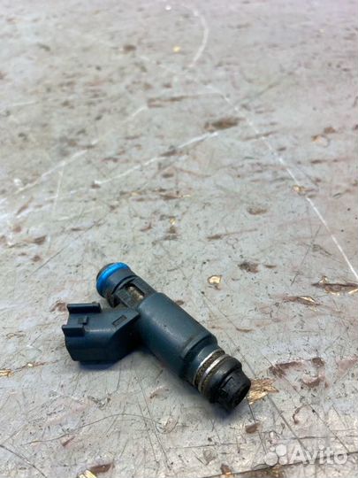 Форсунка топливная Lr Range Rover Vogue L322 4.2