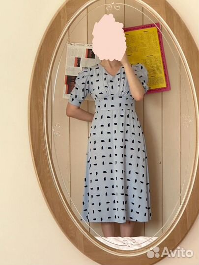 Голбуое платье летнее в горошек