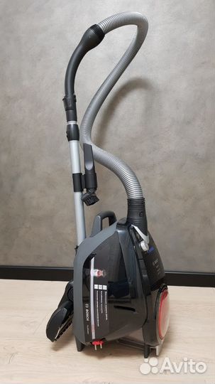 Пылесос Bosch BGS 52530