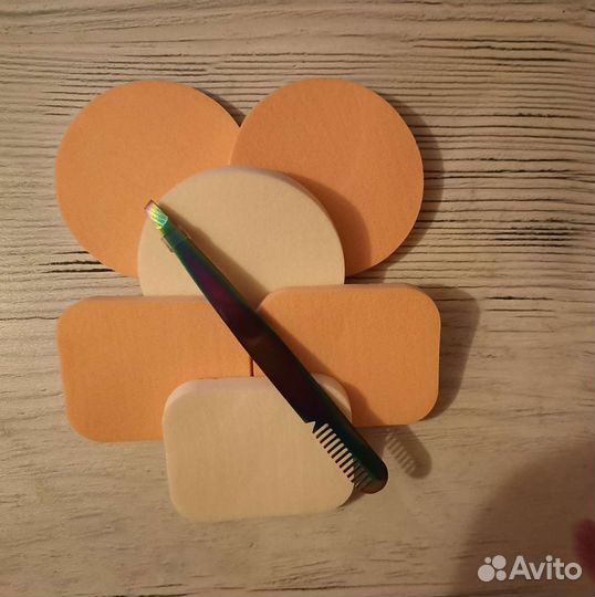Пинцет для бровей+спонжи в подарок