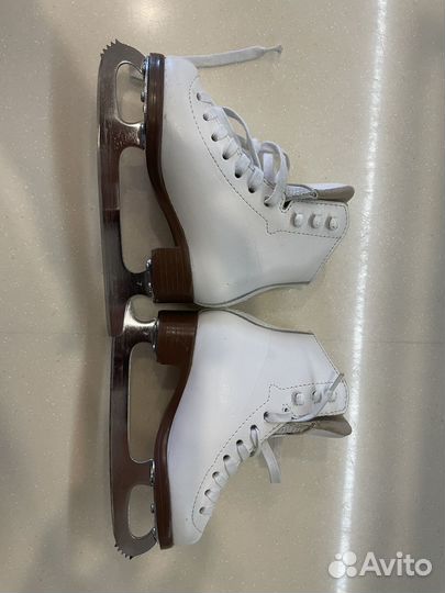 Фигурные коньки jackson