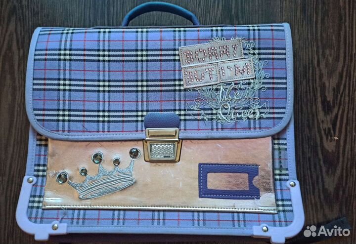 Портфель школьный б/у облегчённый состояние новый