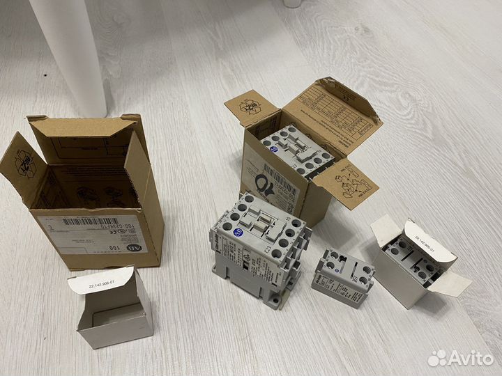 Контактор Allen-Bradley 100-C23KF10