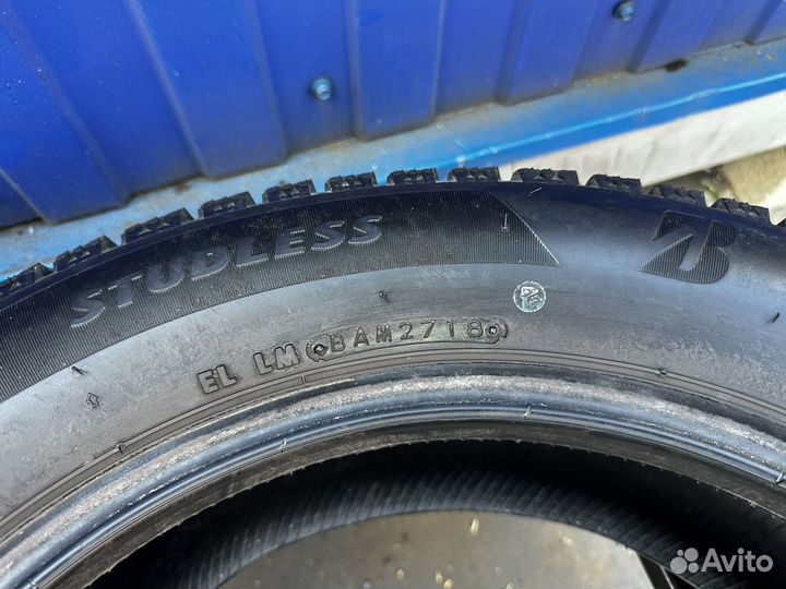 Bridgestone Blizzak VRX2 215/55 R17 94Q