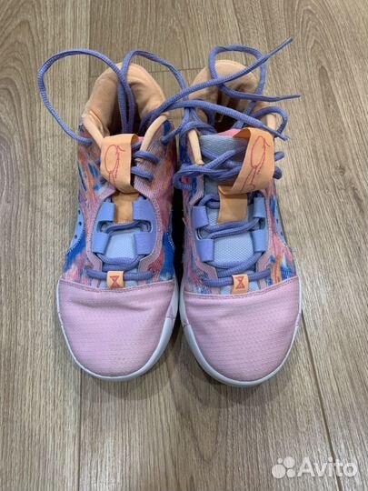 Баскетбольные кроссовки