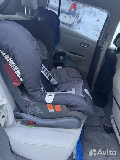 Автомобильное кресло britax