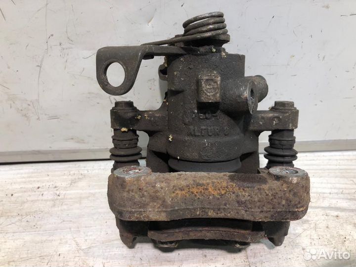 Суппорт задний левый Peugeot 308