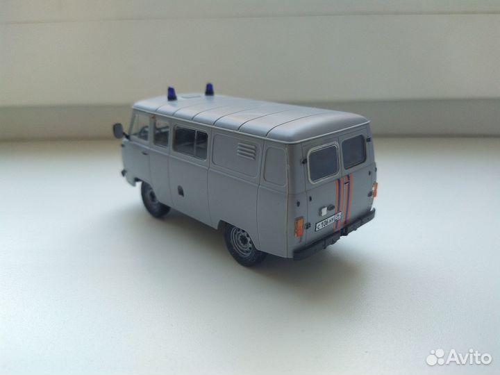 Масштабная модель УАЗ-3909 1:43