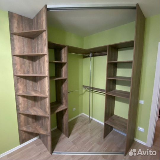 Угловой шкаф