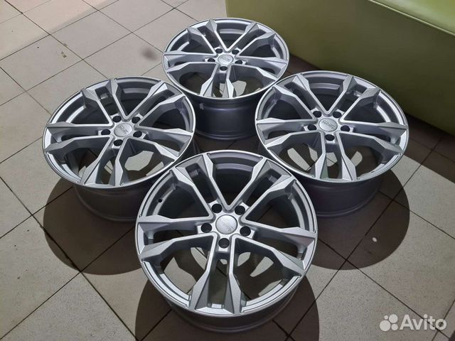 OZ raysing r18 5.114.3 Toyota