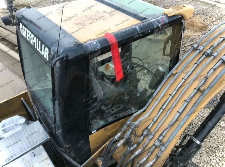 JCB 3cx-4cx стекло дверное левое