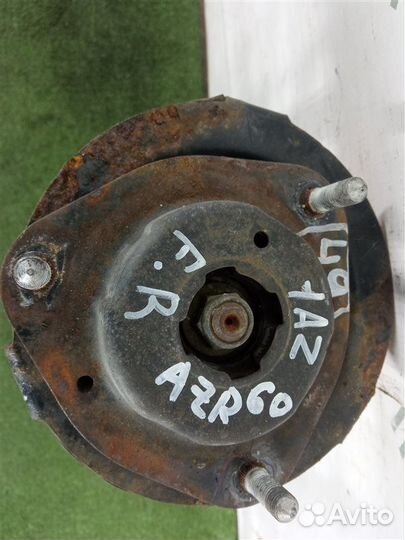 Стойка подвески передняя правая Toyota Noah AZR60