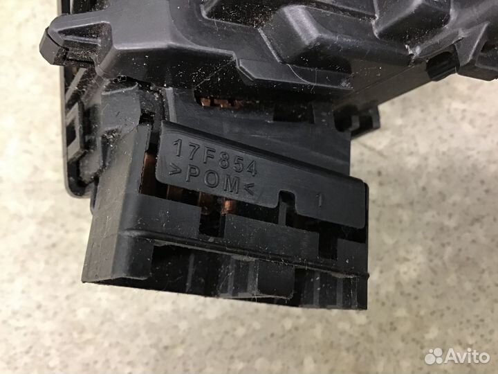 Переключатель стеклоочистителей Toyota Corolla E18