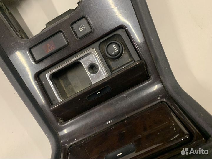 Центральная консоль BMW 7 E38