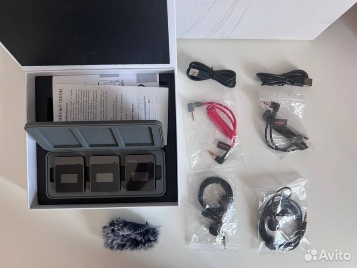 Набор петличных радиомикрофонов Godox MoveLink M2
