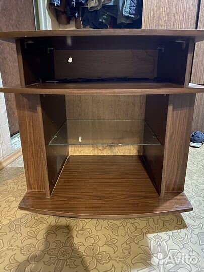Тумба под телевизор на колесах б/у