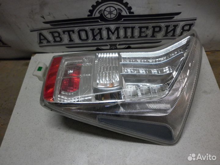 Фонарь Toyota Prius 30 2010 1.8