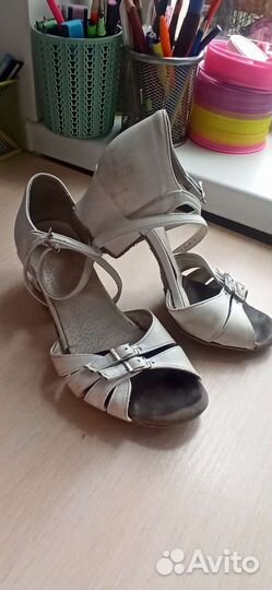 Туфли для девочки для бальных танцев