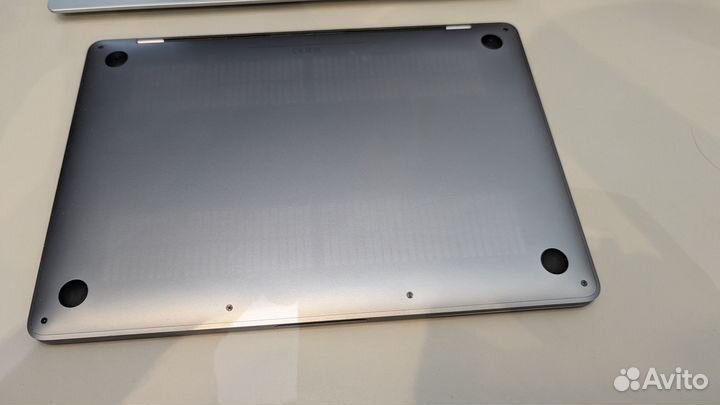 MacBook Pro 13 (2017), 1 тб, Core i5, 2.3 ггц, RAM