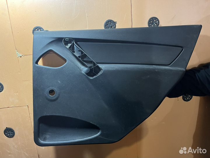 Запчасти LADA granta дверь