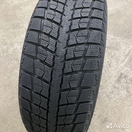 Leao Winter Defender Ice I-15 SUV 255/45 R18 99T