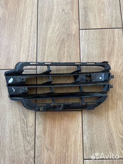 Решетка бампера левая Volkswagen Touareg 2 Nf С