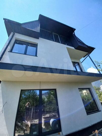 Дом 182 м² на участке 3,3 сот.