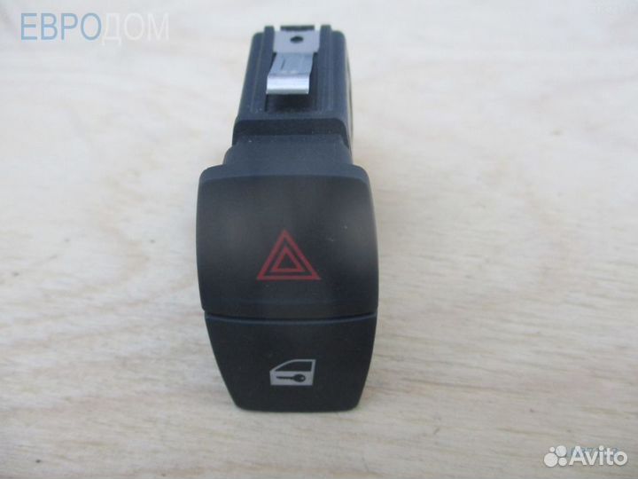 Кнопка аварийки BMW F83 M4 LCI s1087113