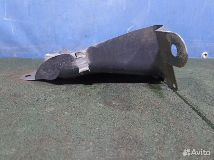 Подкрылок передний левый Renault Logan 1 седан