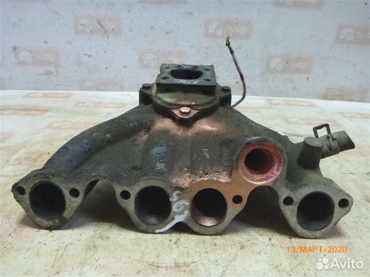 Коллектор впускной Volkswagen Golf MK2 1990