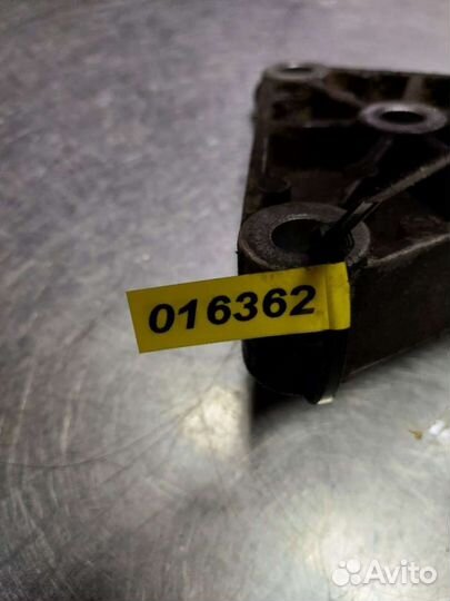 Кронштейн кпп Opel Astra G 90575233