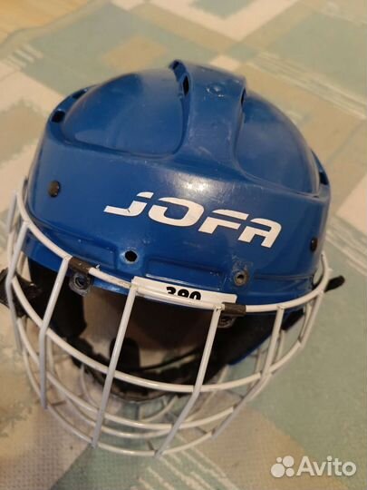 Краги хоккейные, шлем хоккейный