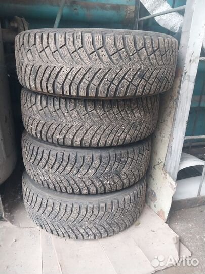 Michelin X-Ice North 4 16/60 R16