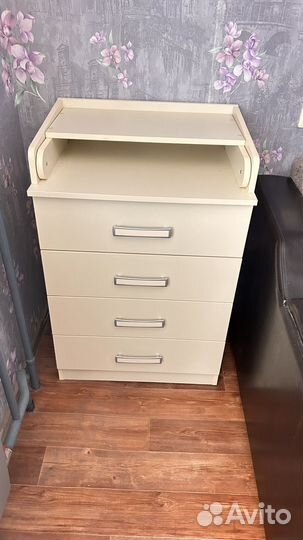 Пеленальный столик