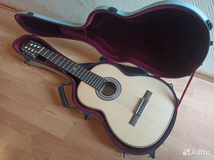 Концертная классическая семиструнная гитара