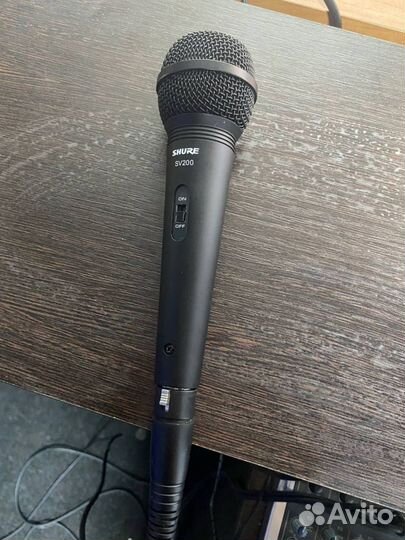 Shure SV200-A микрофон динамический вокальный с вы