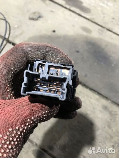 Кнопка регулировки зеркал Nissan Almera