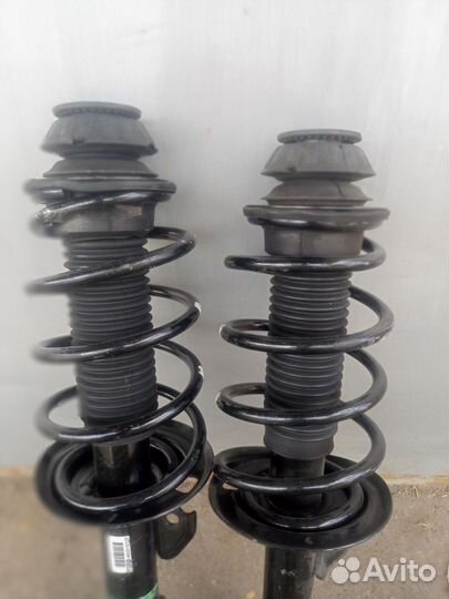 Стойки передние Toyota Corolla, Probox, Aqua, vitz