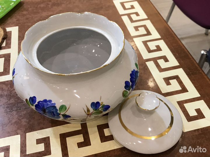 Супница фарфоровая