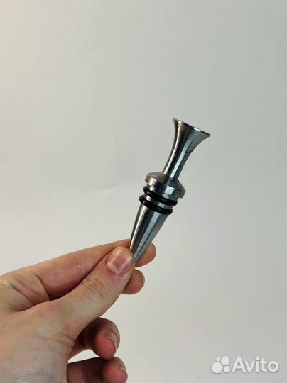 Две пробки и штопор: набор для винопития