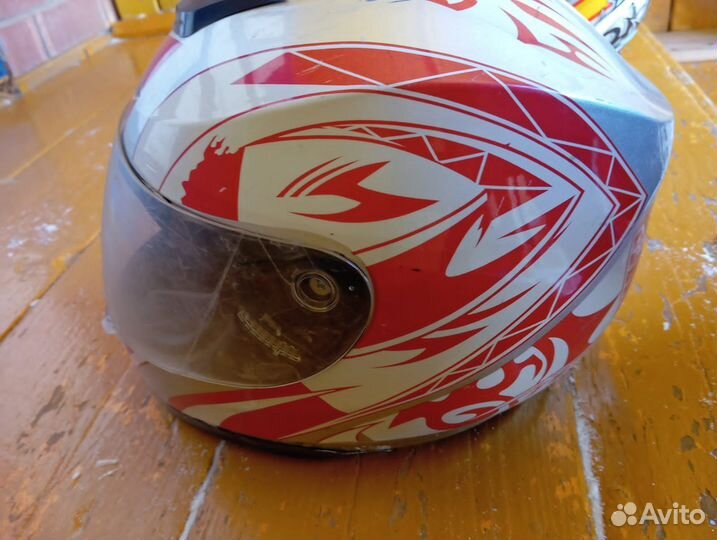 Мотошлемы 2 штуки