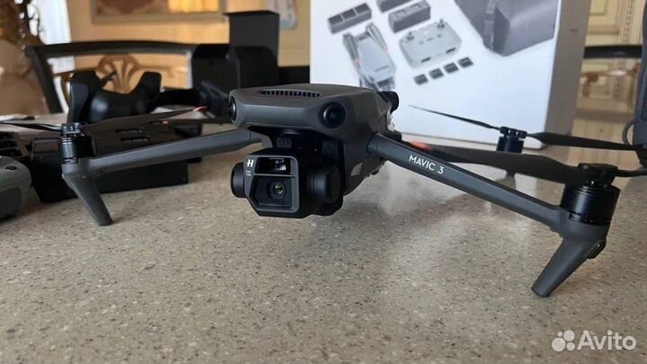 Квадрокоптер DJI Mavic 3 Fly More Combo