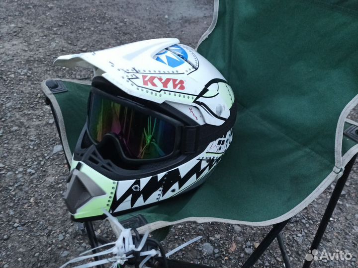 Кроссовый шлем