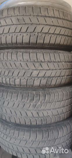 R16 Duraturn Mozzo Winter 215/65, PCD 6x139.7 DIA 92