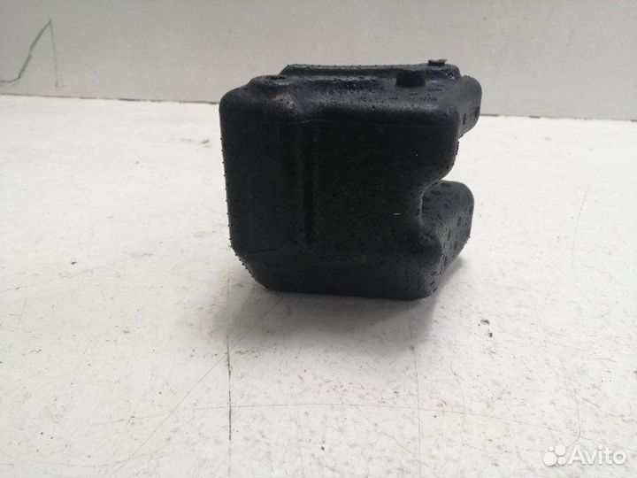 Деталь передняя правая Chevrolet Cobalt J200 L2C