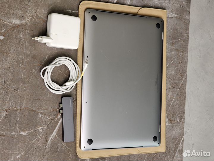 Apple MacBook Pro 16 2019 i7 16gb