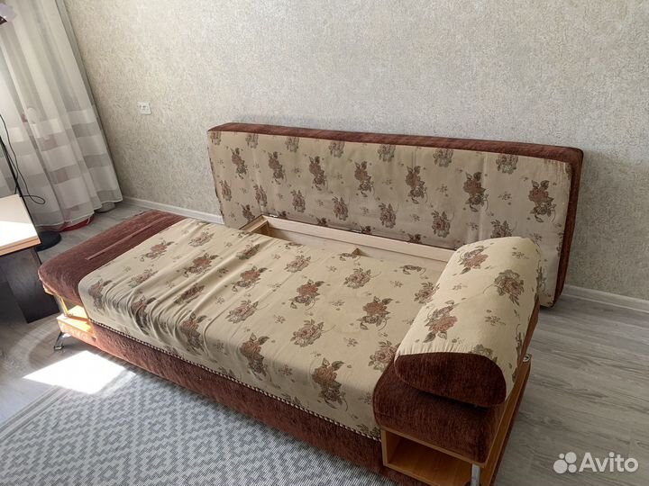 Диван