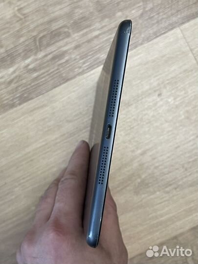 iPad mini 1; 16gb; wifi