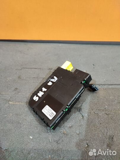 Блок подрулевых переключателей Volkswagen Tiguan